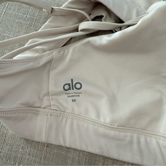 Alo Interlace Strappy Inlined Sports Bra - Picture 5 of 5